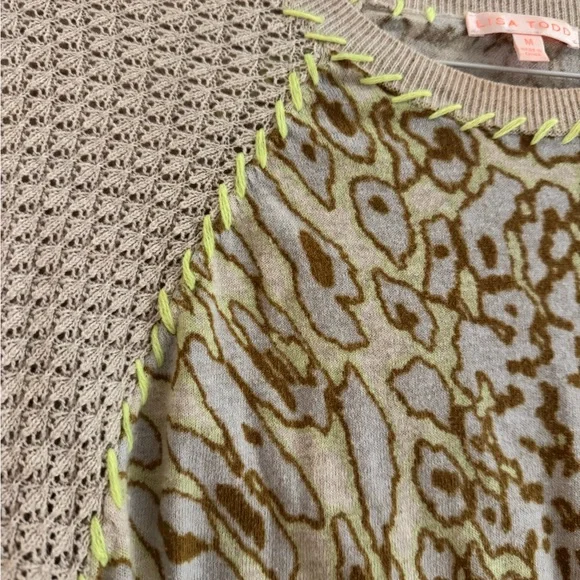 Lisa Todd Green and Cream Graphic Ribbed Blouse - Picture 2 of 4